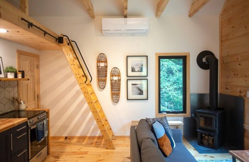 Wilmington Apartamento | The Pines Cabin | New Tiny Home Near Mt Snow!