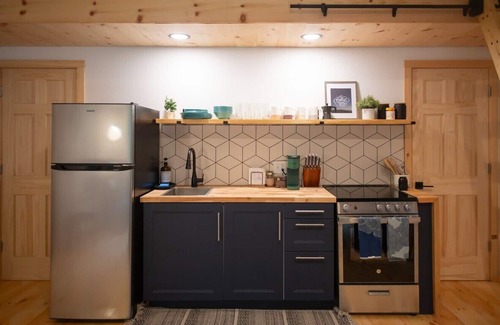 Wilmington Apartamento | The Pines Cabin | New Tiny Home Near Mt Snow!