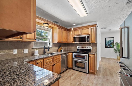 Oak Ridge North Casa | The Pines I Sleeps 12 I Private Pool I Patio & BBQ