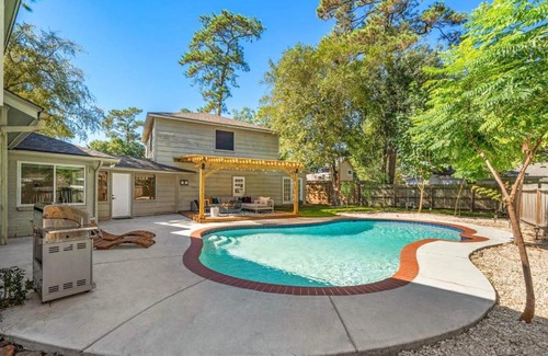 Oak Ridge North Casa | The Pines I Sleeps 12 I Private Pool I Patio & BBQ
