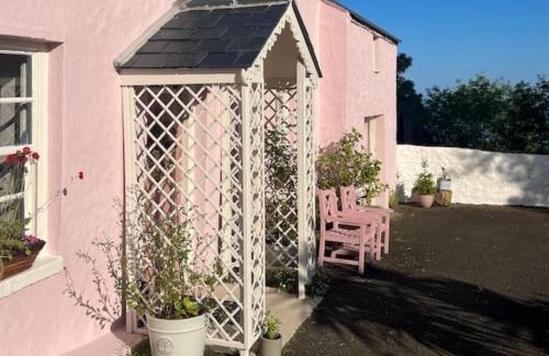 Carrickfergus Apartamento | The Pink Cottage upstairs suite & Garden Summer Room