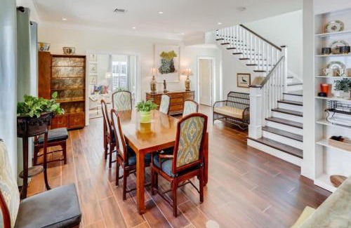 Grandview Heights Casa | The Pink House - Bask in Style Steps from the Convention Center