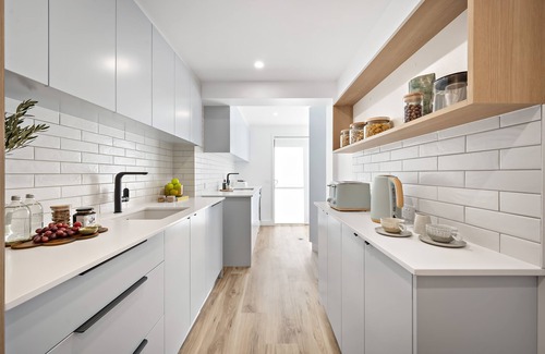 Salamander Bay Casa | The Pinnacle - Breath taking Vistas and Heated Spa on Viewing Balcony