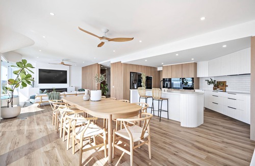 Salamander Bay Casa | The Pinnacle - Breath taking Vistas and Heated Spa on Viewing Balcony
