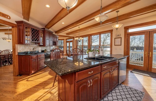 Bracey Casa | The Pinnacle | Spacious Waterfront Estate |3+ acres