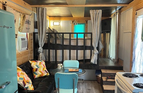 East Kootenay Casa | The Piper Pad – Cozy Tiny Home Escape in Canal Flats, BC