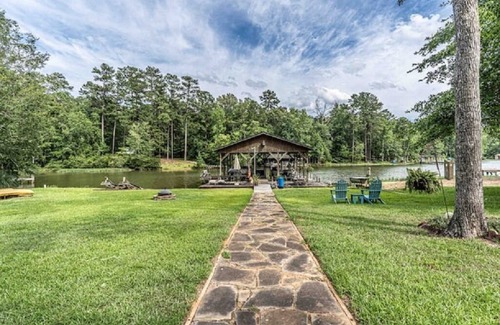 Eatonton Casa | The Place to Be: Lakefront, Hot Tub, Game Room