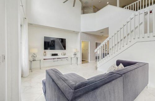 Crescent Lakes Casa | The Play and Stay House
