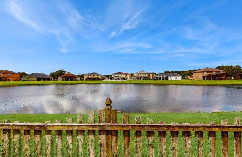 Crescent Lakes Casa | The Play and Stay House