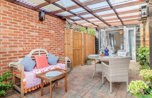 Bungay Cabaña | The Pleasant Pheasant Mews
