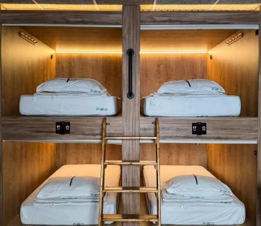 L'Olivereta Hostal | The POD Suite Hostel Village