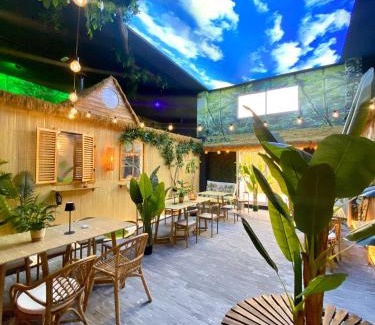 L'Olivereta Hostal | The POD Suite Hostel Village