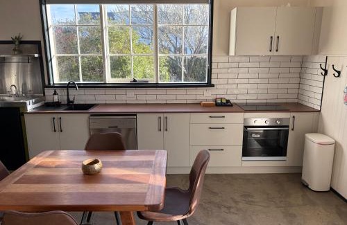 Oatlands Casa | The Podium Accommodation - Oatlands, Tasmania