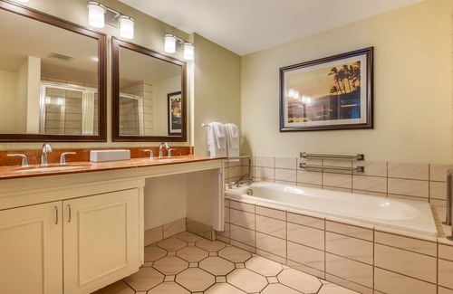 Poipu Complejo | The Point at Poipu - 2 BEDROOM PARTIAL OCEAN VW 1 KING 2 TWNS W/ ACCESSIBLE TUB