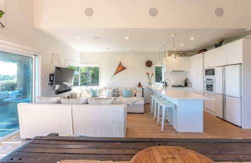 Onetangi Casa | The Point - Stay Waiheke