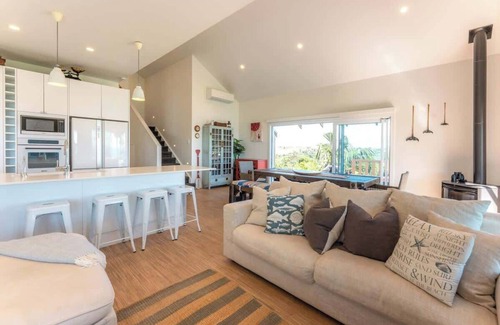 Onetangi Casa | The Point - Stay Waiheke