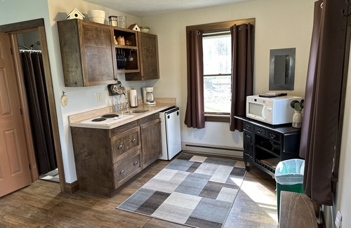 Austinburg Cabina | The Pond Cottage en Rustic River Retreats-escapada tranquila y apartada de Wine Country