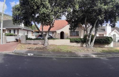 Fish Hoek Apartamento | The Pool Cottage