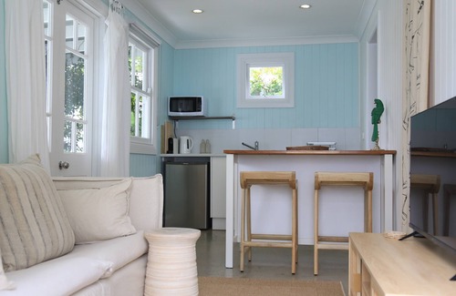 Burleigh Heads Cabaña | THE POOL HOUSE, BURLEIGH