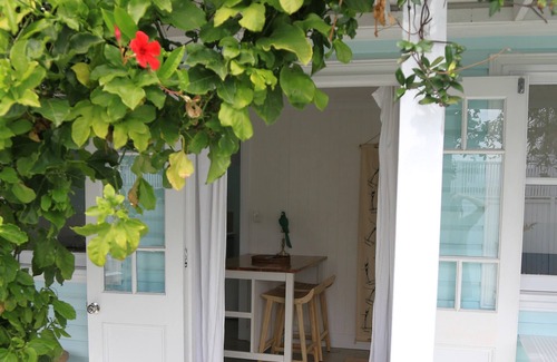 Burleigh Heads Cabaña | THE POOL HOUSE, BURLEIGH