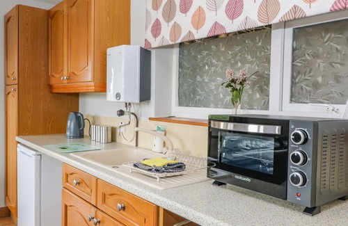 Crediton Cabaña | THE POOL HOUSE, romantic, country holiday cottage in Crediton