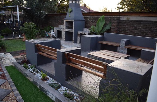 Germiston Apartamento | The Pool house