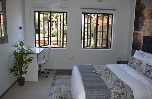 Germiston Apartamento | The Pool house