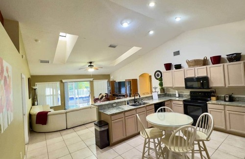 Port Saint Lucie Casa | The Poolside Escape (Near Beaches)