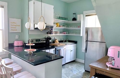 Martha Jefferson Casa | The Pop Inn - Your Ultimate Getaway