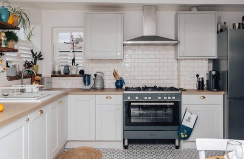 Henley-on-Thames Casa | The Poppies - From 150 Per Night