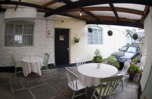 Bishops Castle Casa | The Poppy House