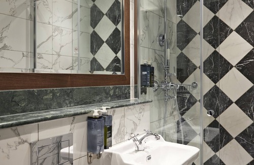 Warwick Hotel | The Portico Hotel