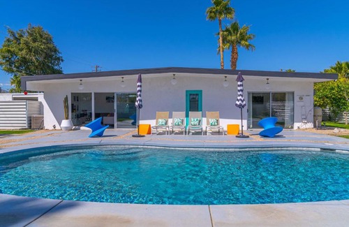 Palm Springs Casa | The Portrait House A Mid Century Hangout