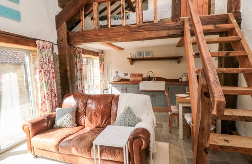 Potter Brompton Cabaña | THE POTTING SHED, pet friendly, with a garden in Hutton Buscel