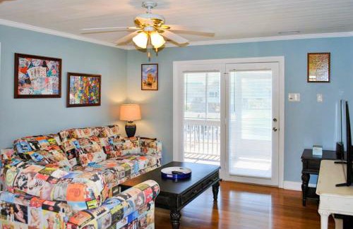 Holden Beach Casa | The Pour House