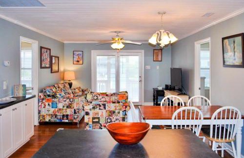 Holden Beach Casa | The Pour House