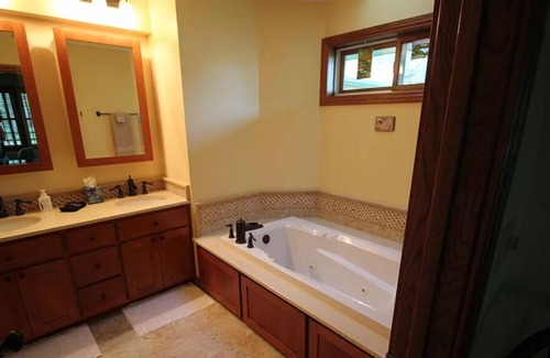 Cottonwood Falls Casa | The Prairie House - sleeps six