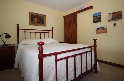 Cottonwood Falls Casa | The Prairie House - sleeps six