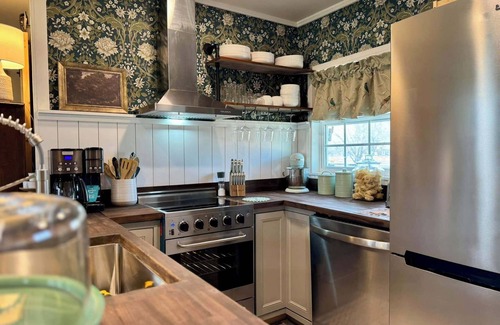 Breckenridge Cabaña | The Prairie House at the Winery - CC Farms
