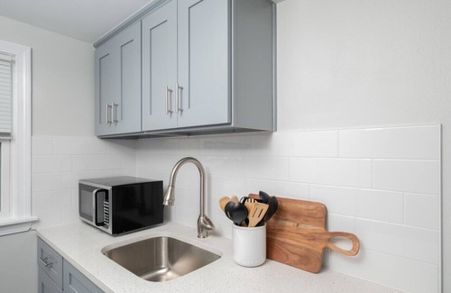 Old Mystic Apartamento | The Pratt Studio · Near Mystic, Casinos + USCGA