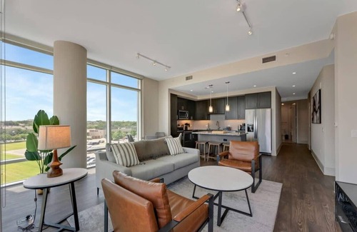 North Dallas Apartamento | The Preston Beauty I Premium 2BR in Dallas