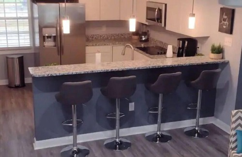 Franklin Casa | THE "PRETLOW" 2 Bedrooms