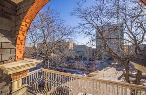 East Town Casa | The Prospect Mansion & Loft