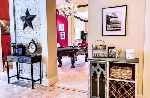 Downtown St. Louis Casa | The PS House: Hot Tub, Pool Table, Walk Score 93, Historic home w modern updates