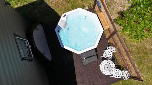 Weymouth Chalet De Esquí | The Pumphouse with Hot Tub