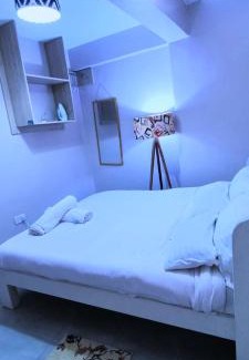 Mbotela Cama Y Desayuno | The Purple Gem Airbnb -South B- Oak South Apartments