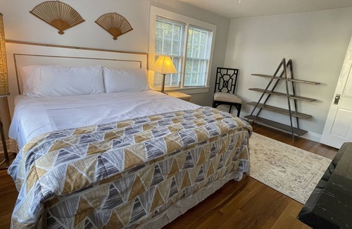 Bennettsville Casa | The Purple Heart Cottage on Main Street, Entire Home 2Bl King Primary Rooms