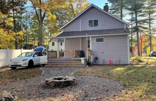 Windham Cabaña | The Purple House by Pettingill Pond
