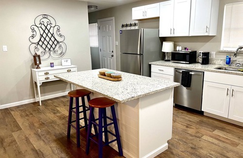 Stephenville Casa | The Purple House | Cozy Near TSU