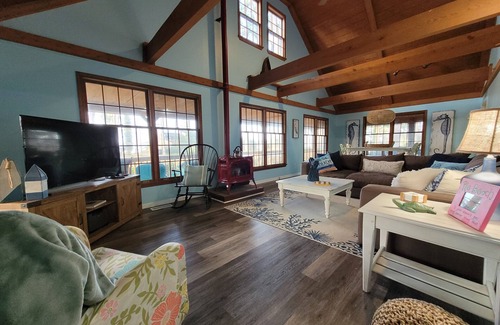 Onancock Casa | The Quarter Deck/ Spacious Home with Water views!